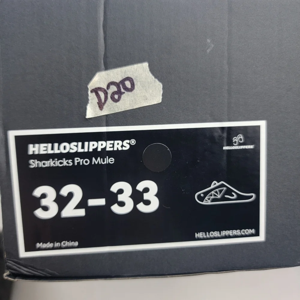 NWT‎ HelloSlippers Sharkicks Pro Mule in black Size 32-33 kids size 2-3.5